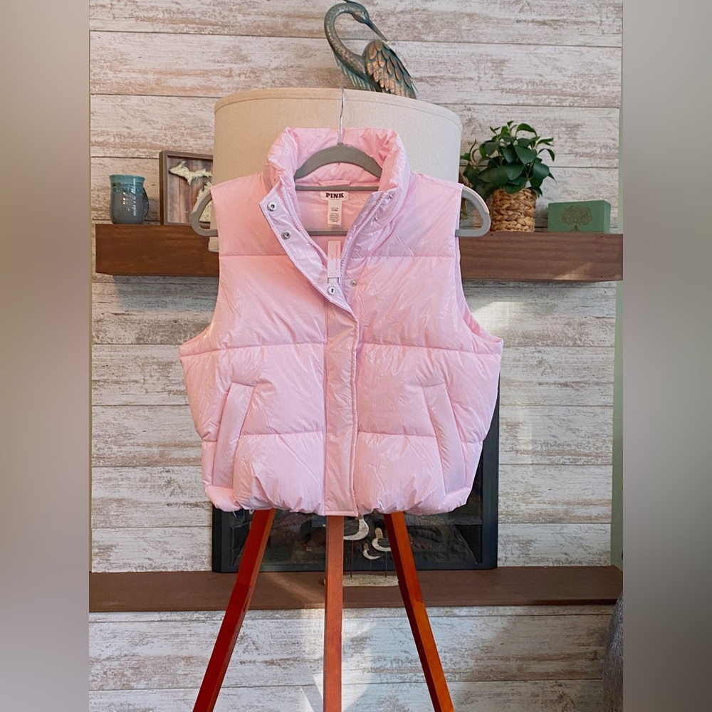Brand:VS—PINK
Size: Small
Color: Blush Pink